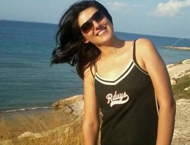 Νέα ερωτηματικά για την Ειρήνη Λαγούδη: Γιατί δεν αντιστάθηκε όταν οι δράστες της έβαλαν φωτιά; (βίντεο)